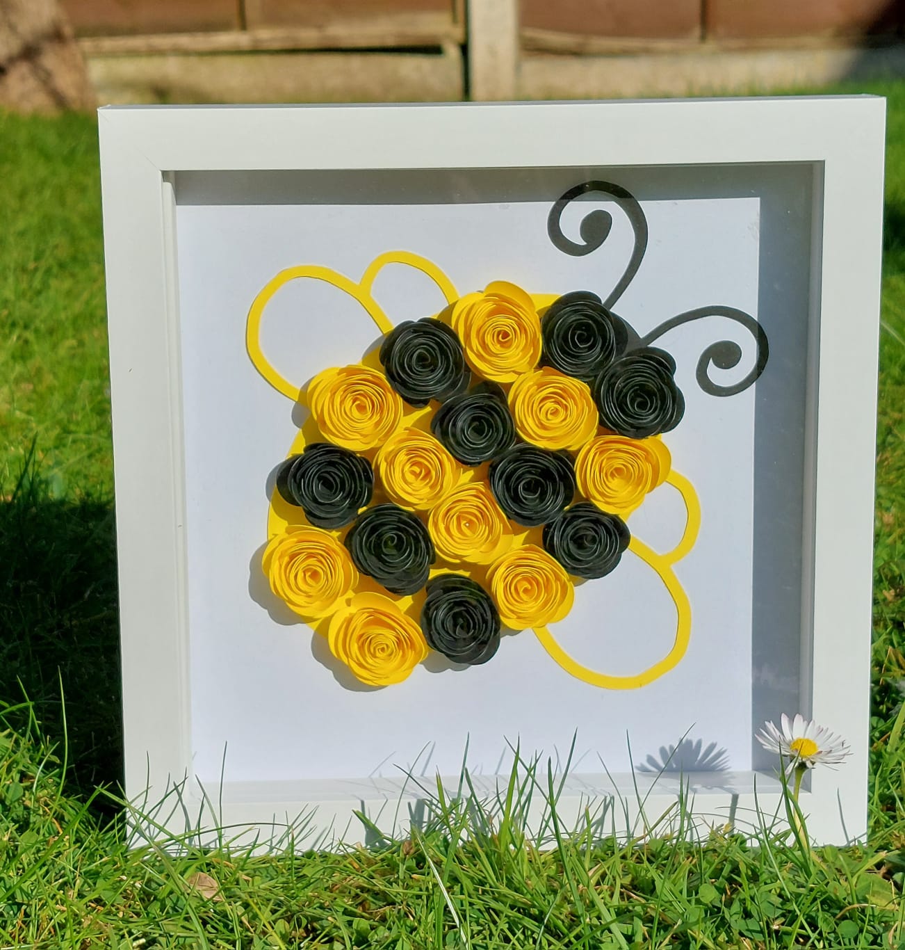 Bee Shadow Box 15cm